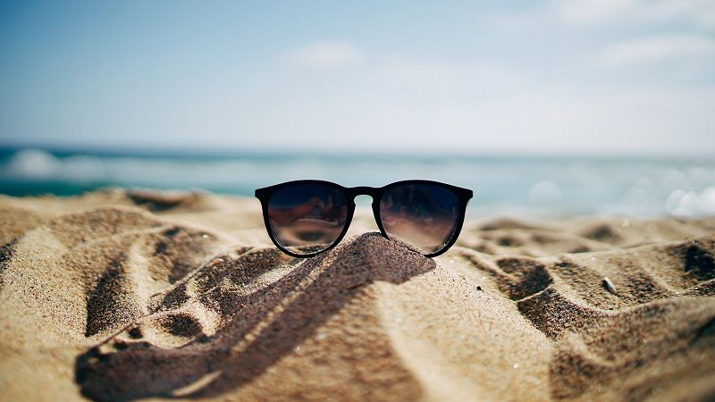 Slechts 20% van de volwassen Nederlanders draagt bewust een goede zonnebril